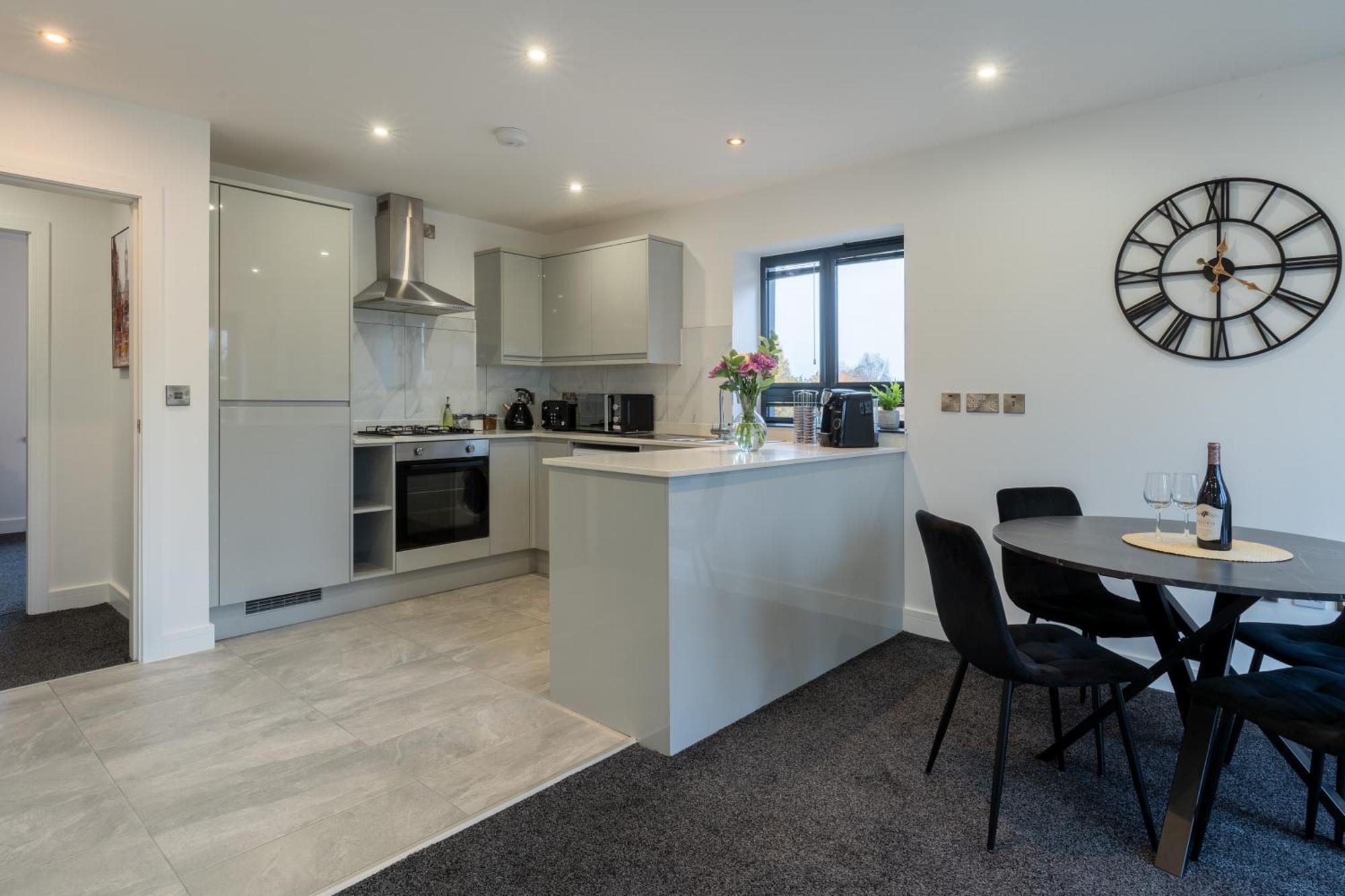 Modern 2-Bed Apartment With Balcony, Close To Oxford City Centre With Free Parking Exterior foto